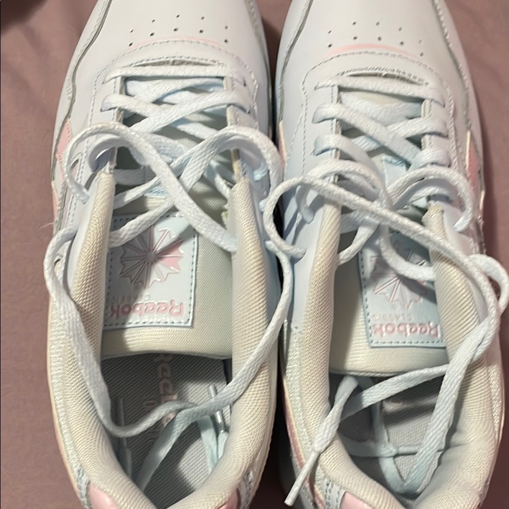 Reebok Classic light blue and Pink Sneakers. Never worn excellent shape.